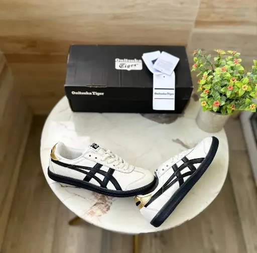 Onitsuka tiger tokuten gum sole black gold